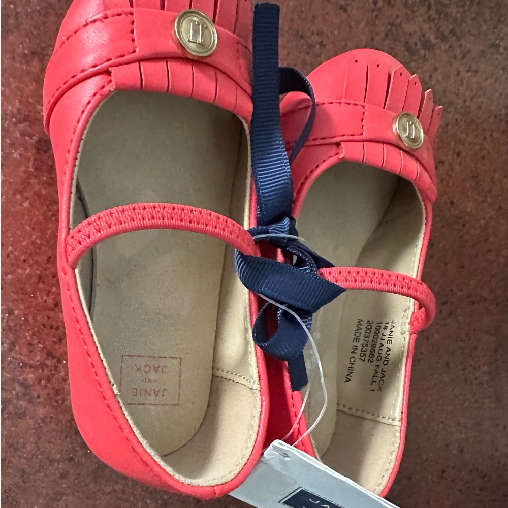 Janie and Jack size five (new)